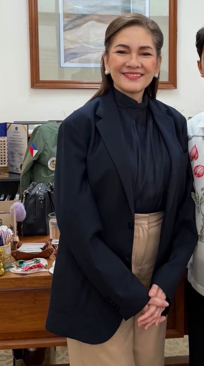 resiagatch's tweet photo. Onti lang suit ni dawd hinihiram pa ni mama minsan 🙊 https://t.co/4C5HgDnZ6F