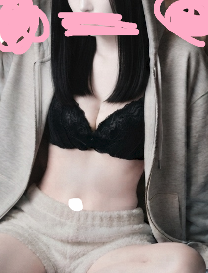 rinadayo_luv's tweet photo. DMだけじゃなくてリプもいいねもいっぱいしてほしい！みんな反応して～！感想ください🙌🙌🙌

#裏垢女子
#おへそぶちゃいく https://t.co/6YTaTMsfY3