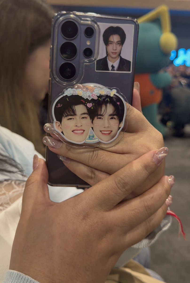 noonuizaa6989's tweet photo. ทำท่าตามกิ๊ฟต๊อกพี่ให้หน่อย
แก้วมังกร แต่ก็ใกล้เคียง 🤣

PPP FAM FANIVAL FANSIGN
#GMMTVFANIVAL2026HappyFamilyxPP #ปอนด์ภูวินทร์ https://t.co/iTPvBz8IF2