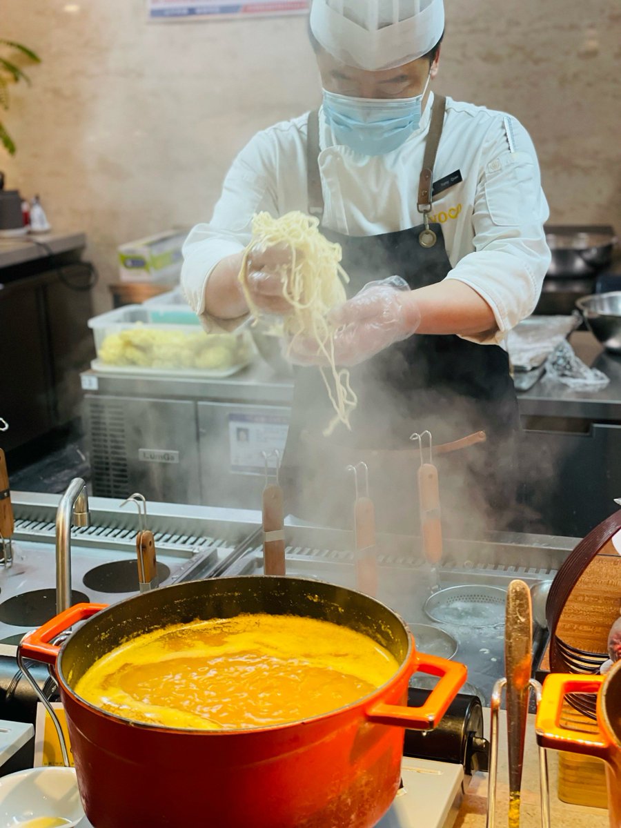 NicoleDarccj's tweet photo. [Espera un poco, voy a preparar y cocinar esta pasta con mucho sazón!]， https://t.co/JzQv7dO0Or