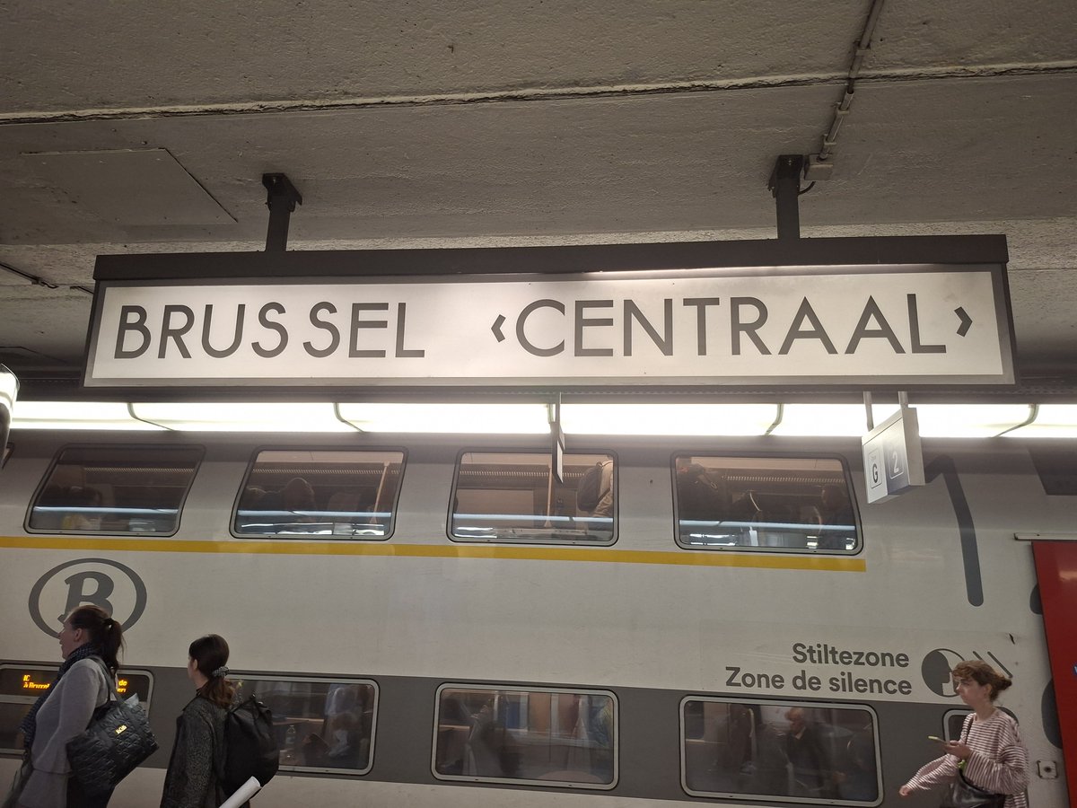 PandaStaubball's tweet photo. I want to buy whoever chose these fonts a drink https://t.co/TxTDYI2CIV