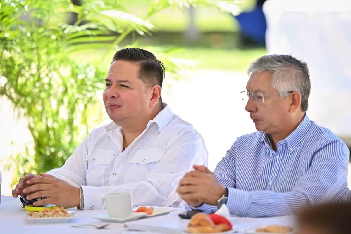 IcatechOficial's tweet photo. Caminar junto a nuestro Gobernador, Eduardo Ramírez, es compartir el compromiso de seguir construyendo una nueva historia para Chiapas. 🐆💛

#CEM78 🦉❤️♠️ #Capacítate_Empodérate_y_Mejora 🐾🐾🐾 https://t.co/yC9YJsVJ5B