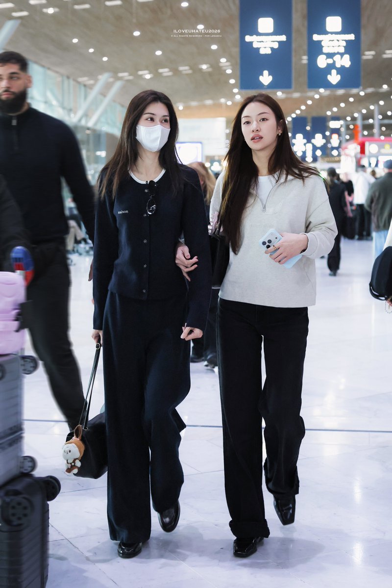 ILOVEUHATEU2026's tweet photo. 261007

✈️

#CHANELSpringSummer #CHANEL #PFW
#CHANELSS27xLenaMiu
#LalinaLena #MiuNatsha https://t.co/QS9rsXqC8I