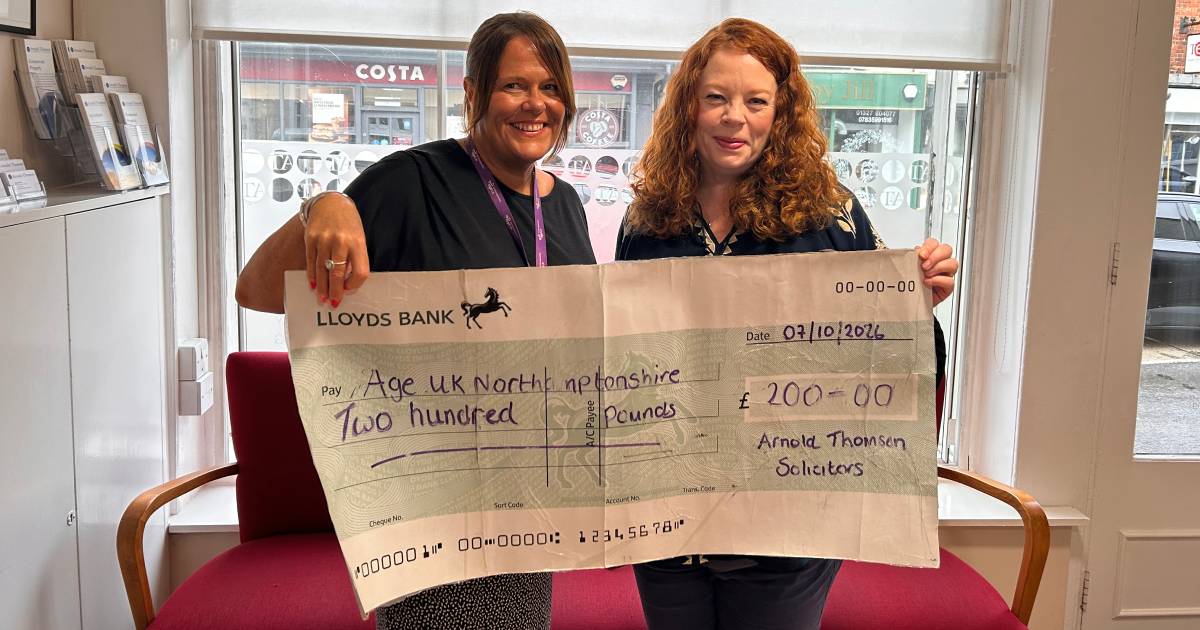 AgeUKNorthants's tweet photo. 💙 Thank you to Arnold Thomson Solicitors for their generous £200 donation to #AgeUKNorthamptonshire. Paula Annett presented Jo Bird with the cheque following fundraising at the Blakesley Show. This is their third year of supporting us. #Thankyou! 🙏
#CommunitySupport 💙 https://t.co/ChqhU5p2PF