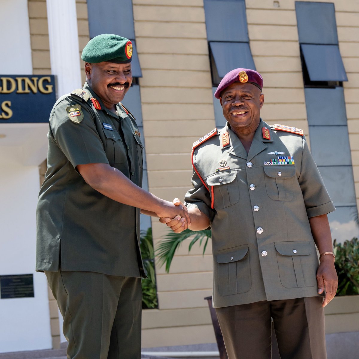 ChrisOMagezi's tweet photo. Gen Kainerugaba Holds Talks With South African Counterpart as African Defence Chiefs Meet in Kampala
 
Entebbe, Wednesday October 7, 2026

The Chief of Defence Forces (CDF) of the Uganda Peoples’ Defence Forces (UPDF), General Muhoozi Kainerugaba, held talks with his South African counterpart, General Rudzani Maphwanya, on the sidelines of the first-ever African Defence Chiefs Conference on Military Operations Other Than War happening at Speke Resort Munyonyo. 
 
General Kainerugaba and General Maphwanya discussed military relations between the UPDF and the South African National Defence Force (SANDF).
 
General Maphwanya has visited General Kainerugaba in Uganda before, having been in Kampala in November 2024. The SANDF and UPDF have warm relations, cooperating in training exchanges, among other areas.
 
General Maphwanya is among the military chiefs and experts participating in the conference, which opened on 5th October and ends on the 8th. It brings together defence and military operations experts from more than 18 countries, African Union regional bodies, and Force Commanders from United Nations and African Union peace support missions.
 
The conference is discussing how African countries can strengthen their response to emerging and non-traditional security threats, including terrorism, organised crime, cyber warfare, public health emergencies, and climate-related crises and natural disasters.

Source: Defence Press Unit
