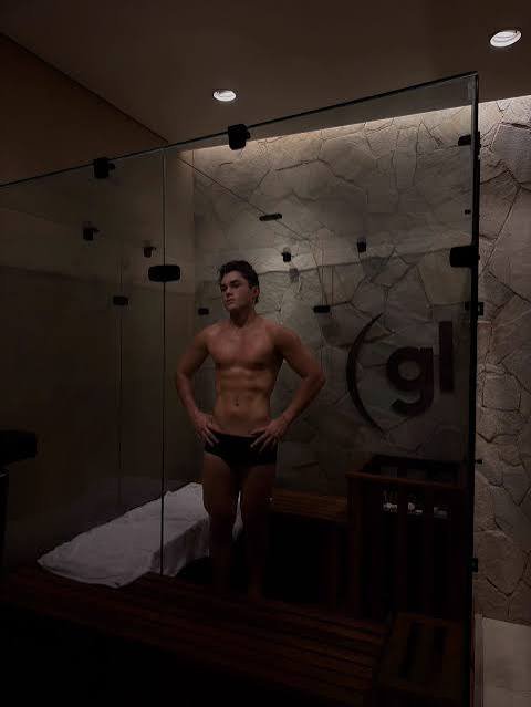 Galaxy_caian's tweet photo. A segunda foto me da um t4s5o danado (kkk to brincando) 🥵😮‍💨 https://t.co/aKi9qkqDmV