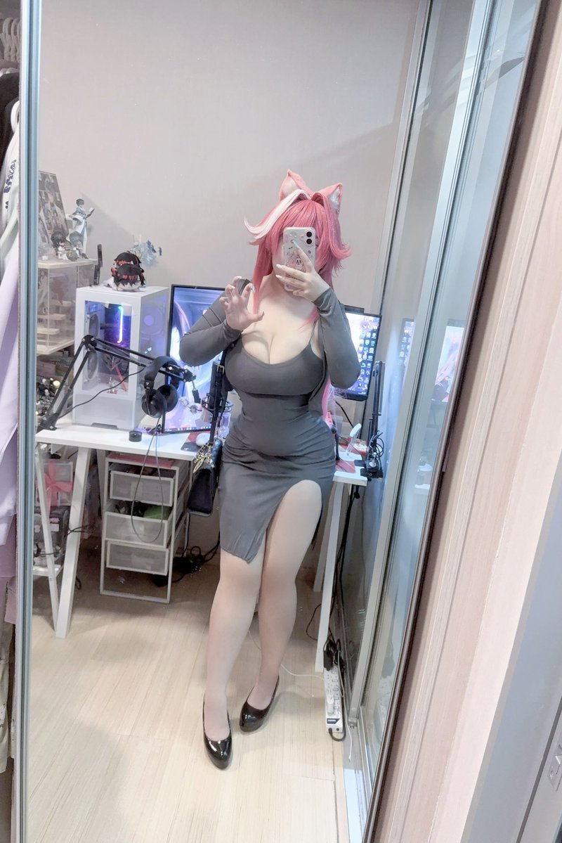 pinkkybutter's tweet photo. So…I can be your mommy right? https://t.co/X98vIxnnyd