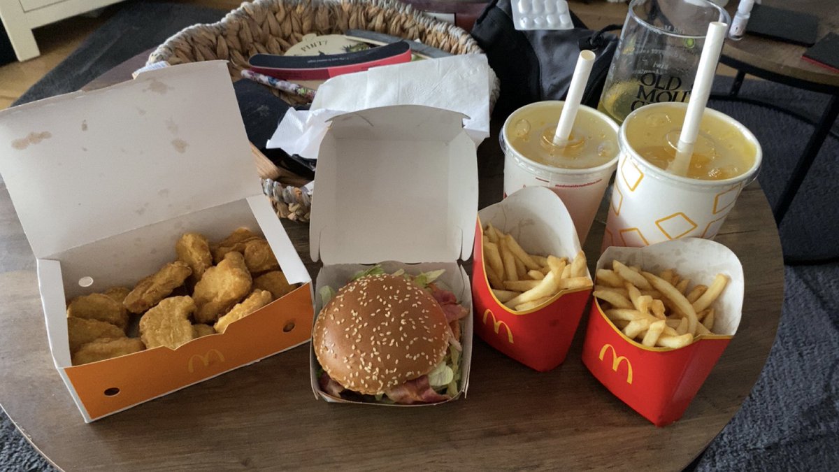 Speedz's tweet photo. @News_Funkin @taktasu that’s nice but yo peep the meal https://t.co/mjHTKWRmKJ