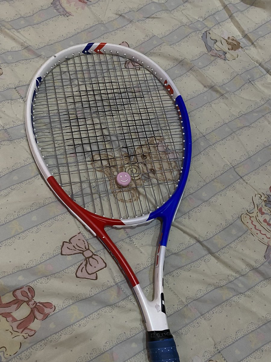 8118soe's tweet photo. wts raket tenis ebox basica 370 negtip https://t.co/OWsgaXNZUE