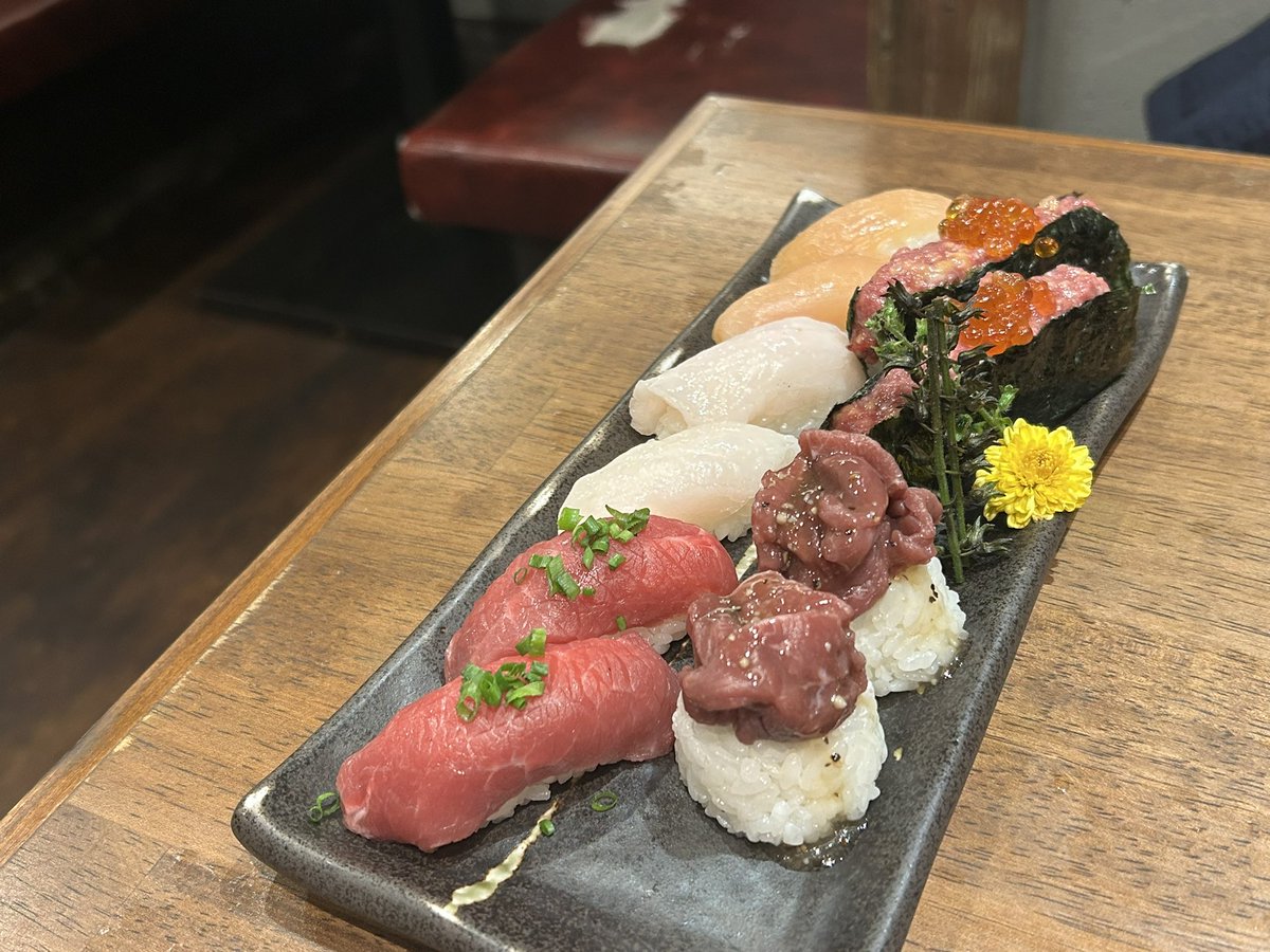 tasoosi's tweet photo. 秋葉原にて無事いわゆるハズレではない
肉寿司にたどり着きました。

2枚目は別店の良さ店...

#ヲタク備忘録
#アレアレアのラーメンではない水曜日 https://t.co/0aun0AVJKx