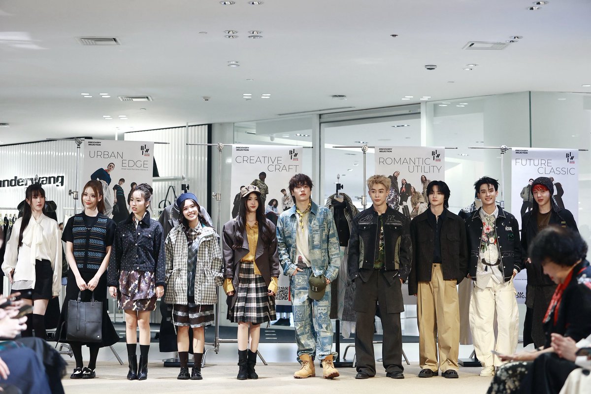 Blackcatupdate's tweet photo. สยามดิสคัฟเวอรี่ เปิดรันเวย์ FASHION REVOLUTIONARY 2026
รวมพลังแบรนด์แฟชั่นนานาชาติ ถ่ายทอดตัวตนอย่างมีสไตล์

อ่านต่อที่ https://t.co/IeJGshyTlE 

#SiamDiscovery #BeRevolutionary #SiamDiscoveryBIFW2026 #BIFW2026 https://t.co/frE15GkmJQ