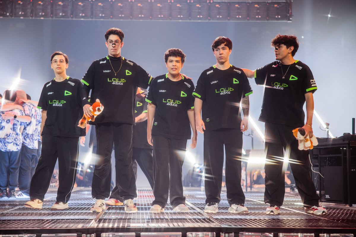 RocketBullets's tweet photo. TODAY: LOUD 🇧🇷 MADE HISTORY, TWICE

They became the first Brazilian org in VCT history to defeat Paper Rex 🇸🇬 

They were the only team this year to defeat Paper Rex 🇸🇬 in the Playoff opening match

GOATS 🐐🐐🐐 https://t.co/ZTj48eYpvO