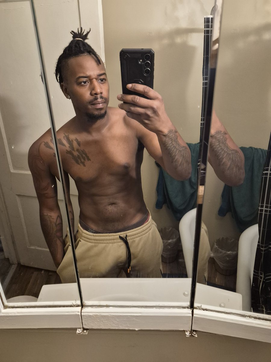 KSmoke1369's tweet photo. Time to get that workout in
#freaky #Ksmoke https://t.co/rgRaxDjQjF