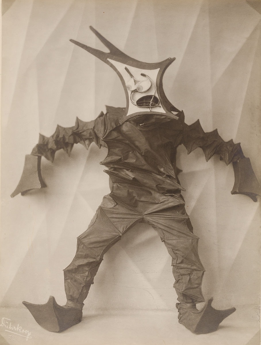PublicDomainRev's tweet photo. These 1920s costumes for dancing — more sculpture than clothing — by the avant-garde couple Lavinia Schulz and Walter Holdt, were born of an artistic philosophy of suffering: https://t.co/oowJyziflG https://t.co/LKxrnzIyhv