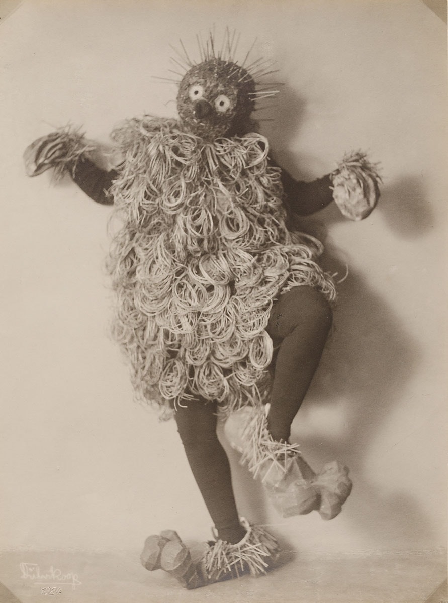 PublicDomainRev's tweet photo. These 1920s costumes for dancing — more sculpture than clothing — by the avant-garde couple Lavinia Schulz and Walter Holdt, were born of an artistic philosophy of suffering: https://t.co/oowJyziflG https://t.co/LKxrnzIyhv