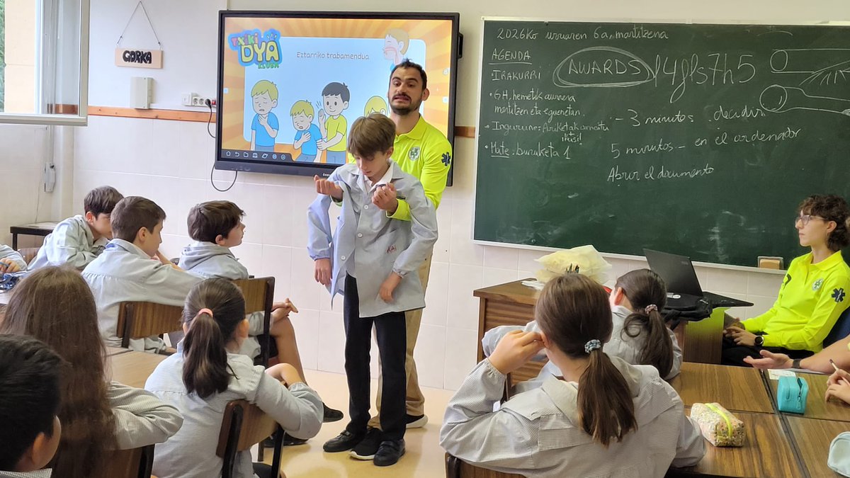 KARMENGOAMA56's tweet photo. 6.C
Gaur TXIKIDYAkoak etorri dira lehen sorospenei buruz hitz egitera. https://t.co/4Ek9qfspP1