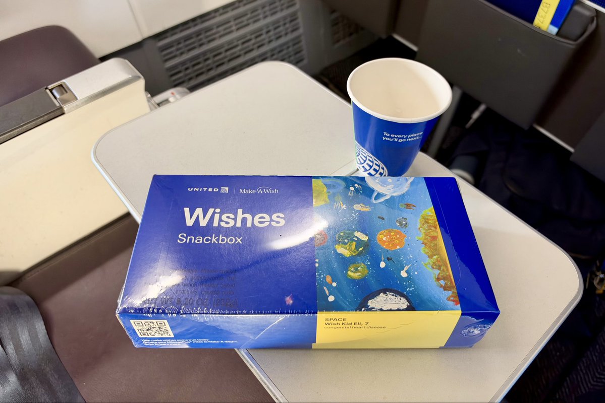 _ZachGriff's tweet photo. For the first time in 5 years, @United just introduced a new snack box.

And it’s now my favorite one. (Junk food galore!)

Called “Wishes,” it’s designed by Make-a-Wish kids from across the country. 

United will donate $1 from each sale to MaW. Box costs $10. Free for 1Ks. https://t.co/wRcxti88IS