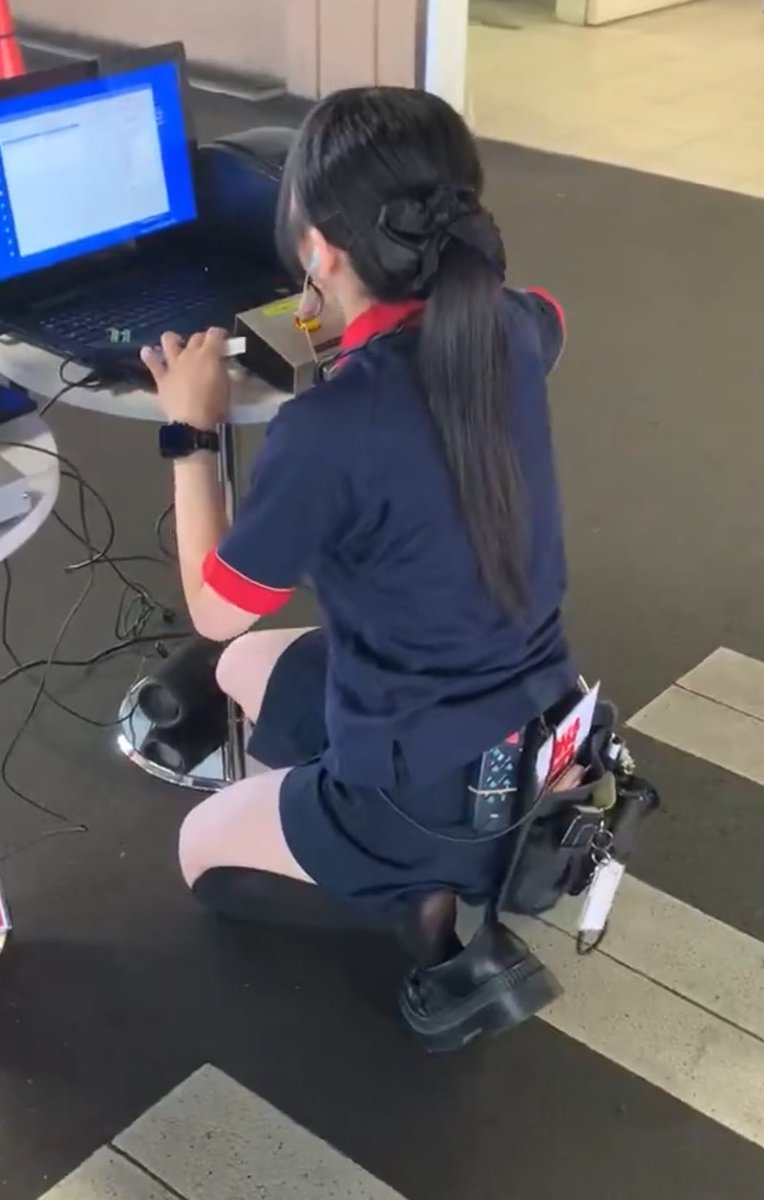 soxyogore's tweet photo. #靴下 #靴下フェチ #足フェチ #脚フェチ #靴脱ぎ #足裏 https://t.co/DkiNBfG8af