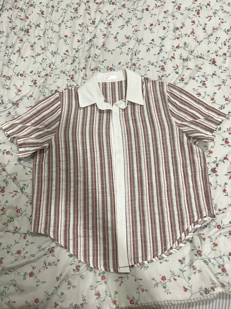 Kvtaeta's tweet photo. เสื้อ stylist freesize 
🏷️150.- 

#ส่งต่อเสื้อผ้า #ส่งต่อเสื้อผ้ามือสอง #เสื้อผ้ามือสอง #ส่งต่อcintage #ส่งต่อเสื้อผ้ามือ2 #ส่งต่อstylist #ส่งต่อvghbkk #cryingcenter #riley #virginx https://t.co/kaGDxUz4Hv