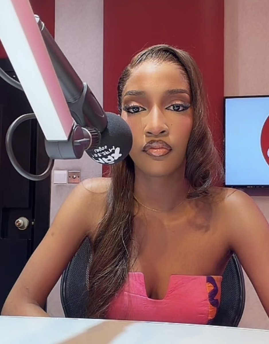 SimplyIvy29's tweet photo. Bluethopia's face card is INSANE!! WAIT, WHAT?! SHUUUU!!! 😍😍😍😍😍😍 https://t.co/4ZsQHyZxKV