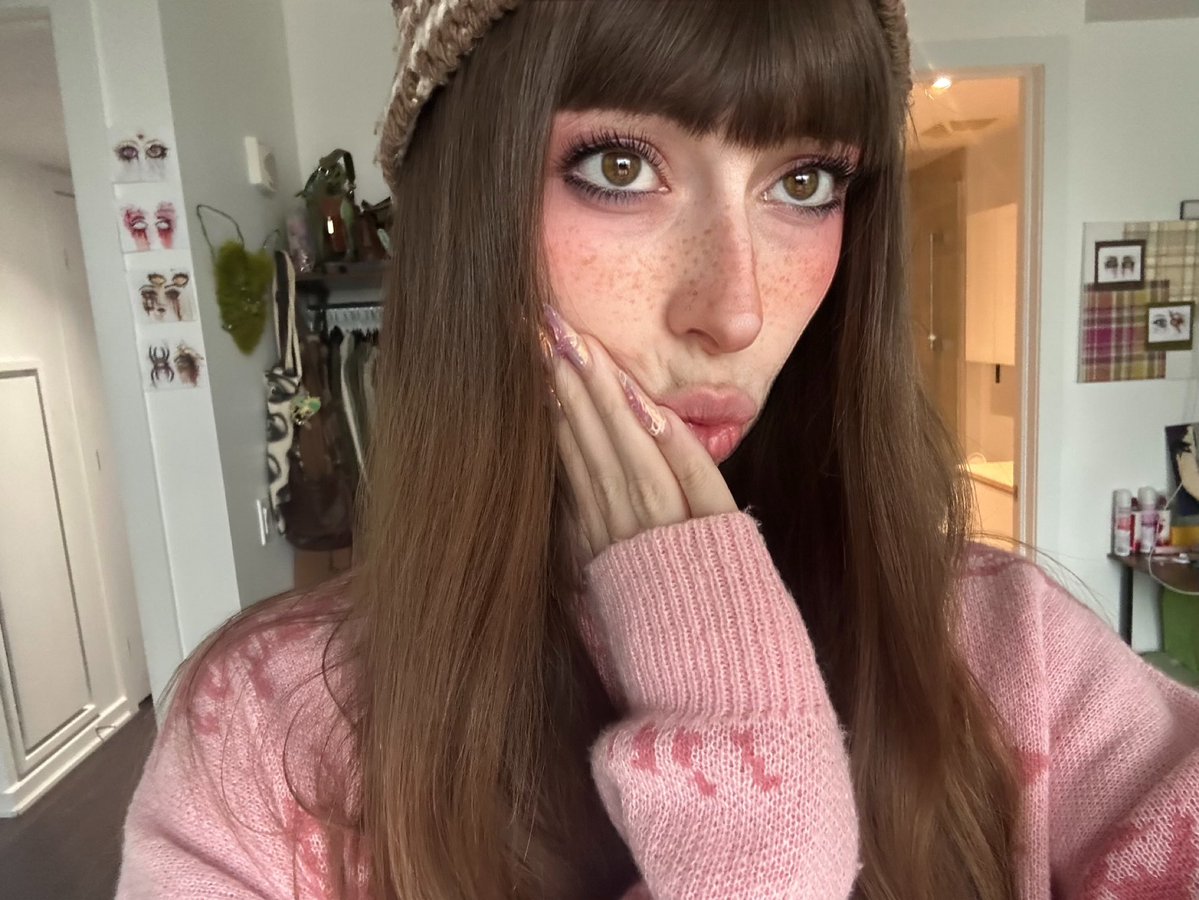 Ariafayeee's tweet photo. Started telling transphobes that I’m a FtM trans man instead of MtF trans woman and now they’re telling me that I’ll never be a man because im to naturally feminine and that I’ll always be a woman!! LIKE OK ATE😋💅🏻🏳️‍⚧️ https://t.co/iOaRQJgCeF