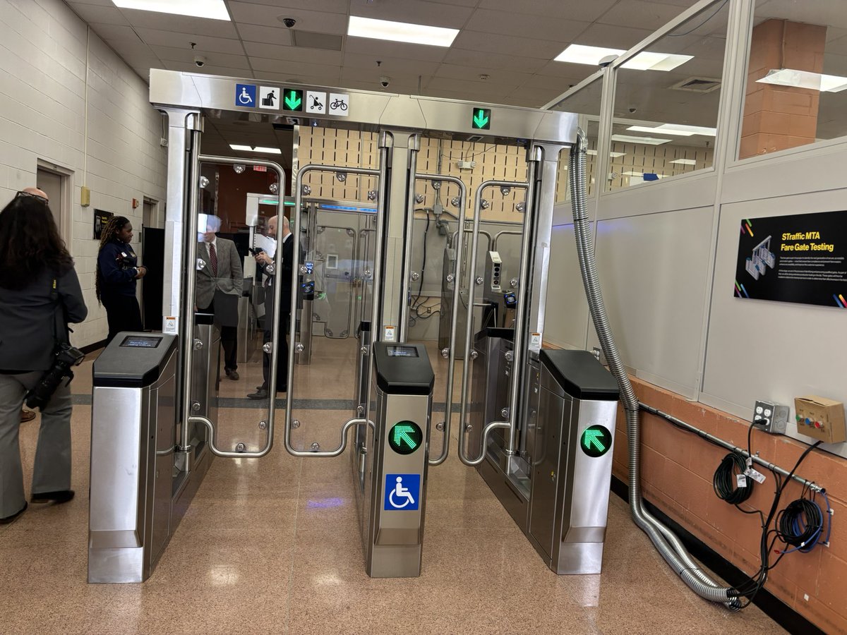andrewsiff4NY's tweet photo. NEW: @MTA says fare evasion is way down in the subways at stations that have new entry gates. Including a 72% drop in fare evasion at Hoyt street entrance in Brooklyn. 35% down at the 20 stations with modern gates. #NBC4NY https://t.co/nuukFHtKrZ