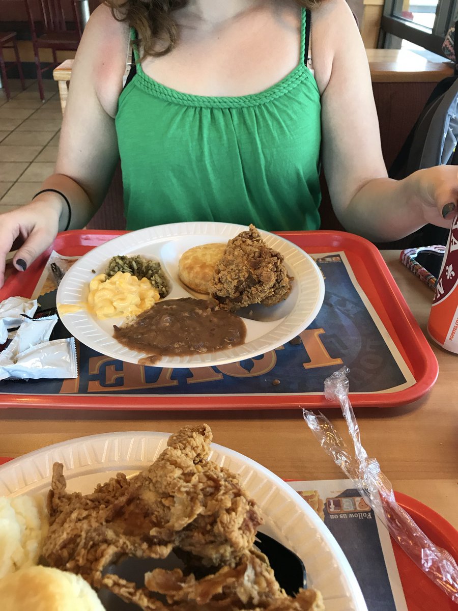 PatsKam's tweet photo. The last Popeyes buffet in Lafayette, LA before it closed its doors forever. 🥹 https://t.co/WBEqQwwS99