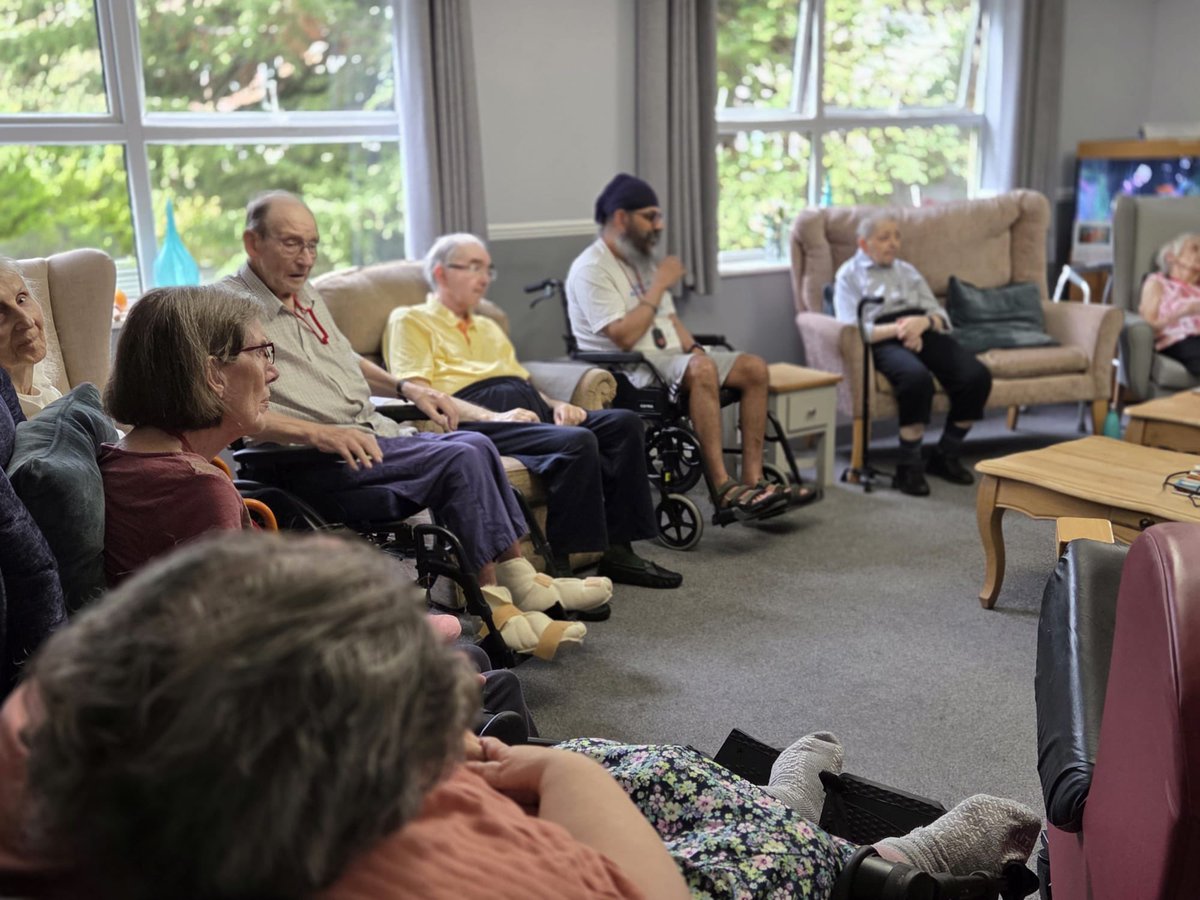 Bristolcarehome's tweet photo. ๐ถ๐ A Wonderful Afternoon of Music at Field House! ๐บโค๏ธ
We had the pleasure of welcoming the lovely Slan to Field House to entertain our residents with a fantastic selection of music. โค๏ธ๐ถ
#FieldHouse #LiveMusic #MusicAndMemories #50sAnd60s #FilmThemes #ResidentsActivities https://t.co/JKfqaIFLnH