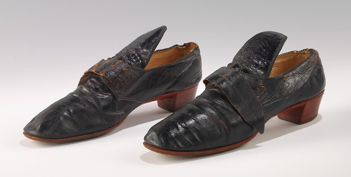 PyredParamour's tweet photo. One of my favorite things about studying/dressing in historical fashion is the mad respect I gained for Nicolas De Lenfent traveling through woods and muddied mountainside for some good Wolfkiller dick in hims lil Pilgrim Stompers https://t.co/ccTzV96I2Y
