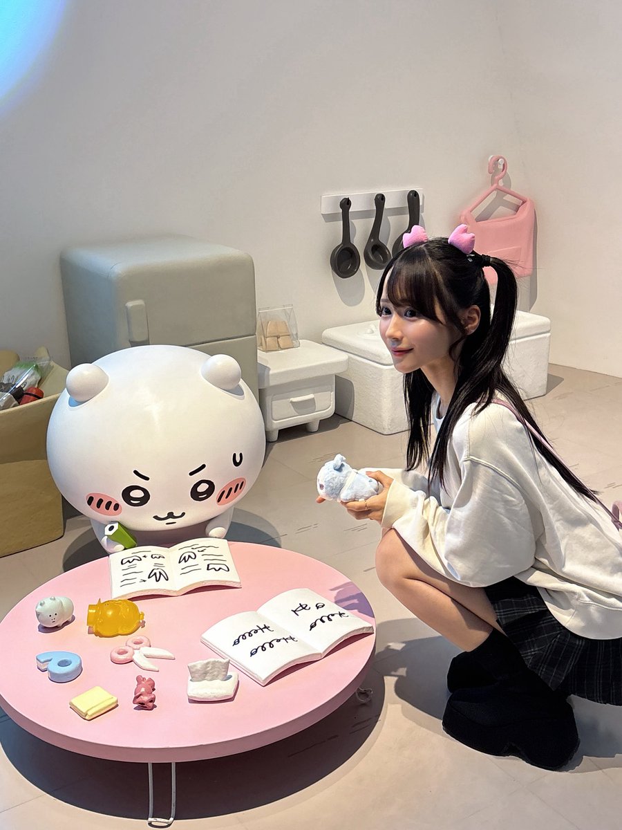 25rarisu's tweet photo. この投稿こんな見てもらえると思ってなくて本当はピン二つなんです.....！！落としちゃって片耳だけどカニちゃんの耳作ったんです...！！優しいお姉さんが届けてくれてしかもそれを私に伝えてくれたおかげで無事に戻ってきました ߹𖥦߹ https://t.co/q4Hbtt2rZR