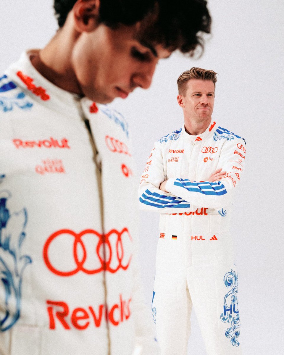 fru1tb4t_'s tweet photo. WHITE RACE SUITS RHAAAAA https://t.co/VA1ImvDUPz