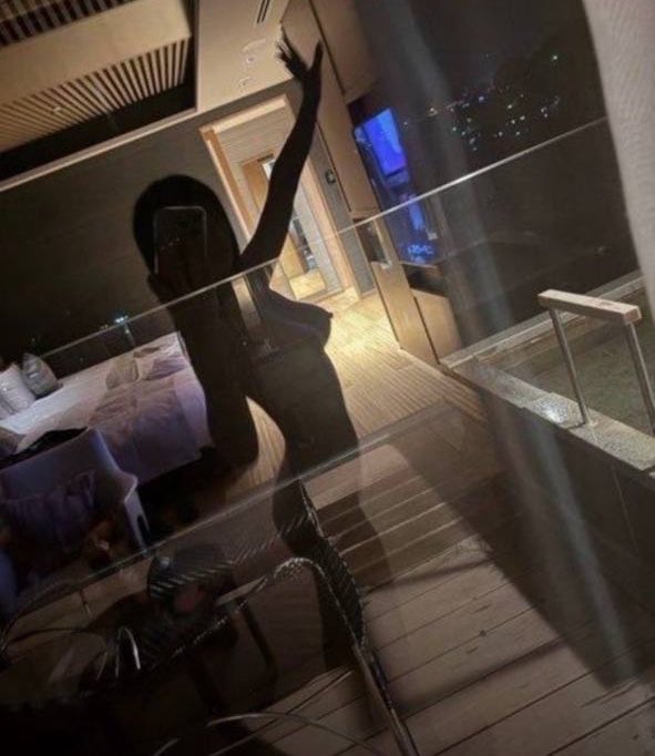 crystal94tb0's tweet photo. 新人刚玩x

想发点照片  有人锐评女大福照吗

直接给不墨迹  发完我要删了….. https://t.co/nncHQQzX1v