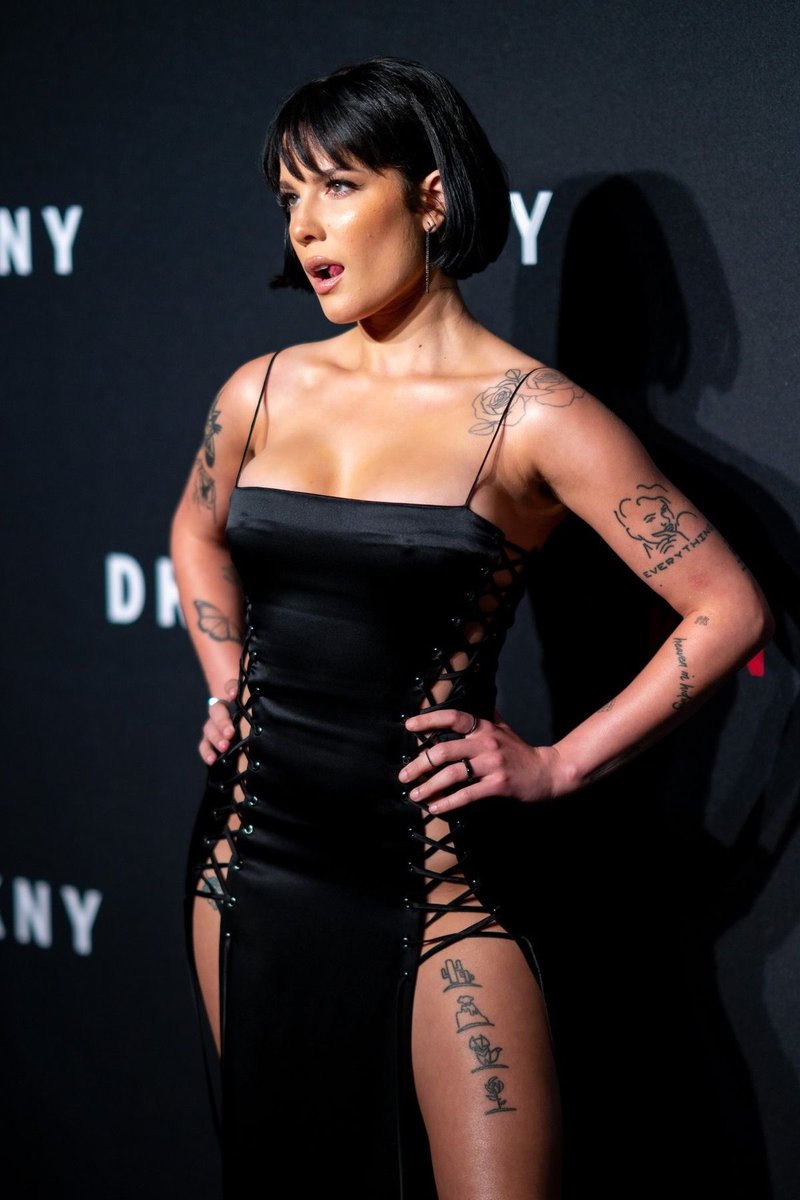 StarletVault's tweet photo. Halsey.

That presence is unmatched. 🔥 https://t.co/33n9rdPpoW