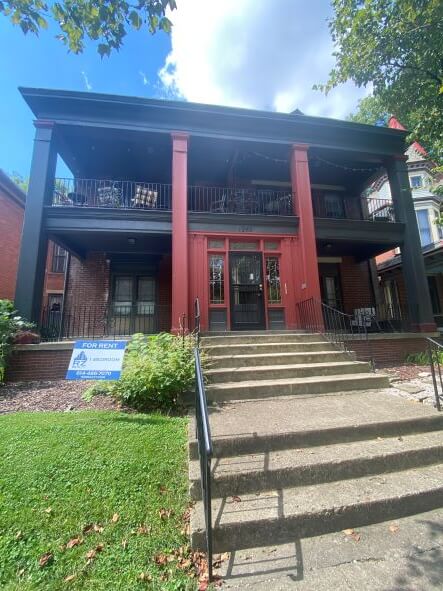 RZRealtyua's tweet photo. 🏡✨ Discover charm in this 3-bed, 1-bath gem in Victorian Village! Stunning hardwoods &amp; updated kitchen await. 🌟 Minutes from Short North &amp; Downtown! Don’t miss out! 👉 https://t.co/tg1hGkr71x 

Shaun M Stiles
sstiles@rzrealty.com https://t.co/3YtkB2oLy9