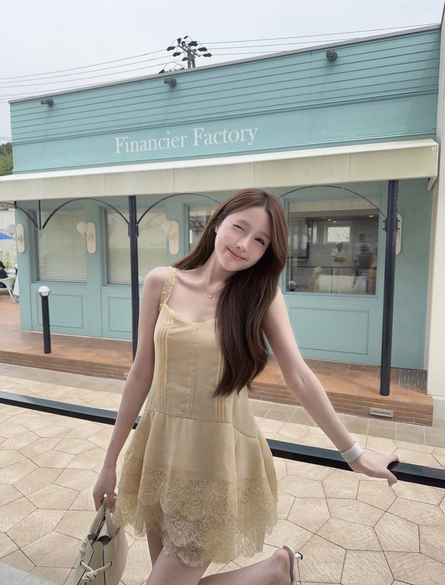 CrystalDultu's tweet photo. เรื่องความดันของเหลว
ที่ระดับความลึก 10 เมตรในน้ำ ความดันเกจมีค่าประมาณเท่าใด? 🐠📐
ใช้สูตร P = ρgh แทนค่า ρ=1000, g=10 ตอบ 100,000 Pa จ้า 🎯📚

🆔 deawxe_22

#รับงานแพร่ #แพร่ https://t.co/orxzJuRi9x