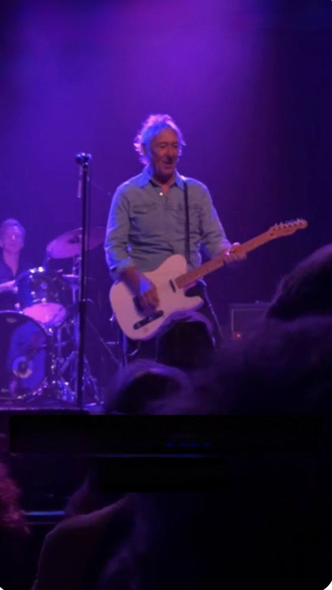 steveediggle's tweet photo. Here’s to everybody that came to the first part of our American tour  - See you on 3rd November for the second part !   ( next Athens and Thessaloniki Greece ) https://t.co/FUP20VeCgw