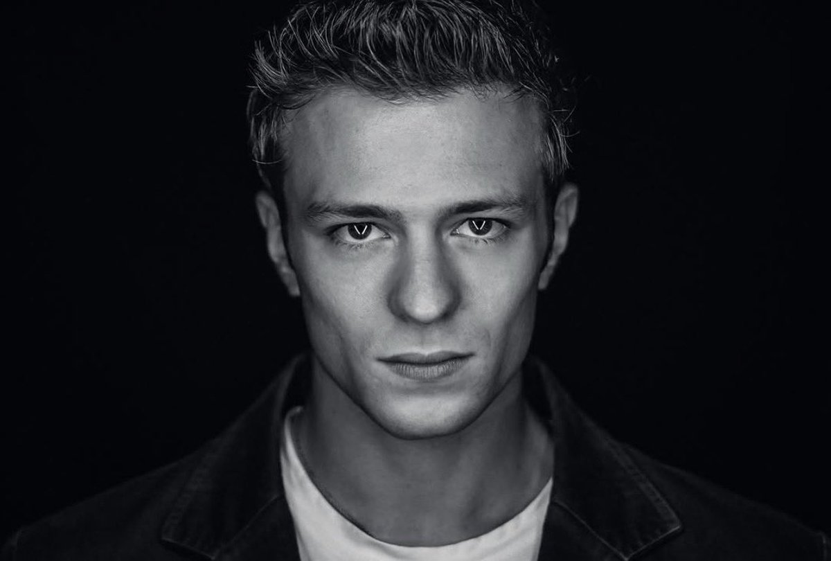 FilmUpdates's tweet photo. Ruaridh Mollica photographed by Dennys Ilic on the set of ‘VISIONQUEST’ 📸 https://t.co/4y3zxfN28G