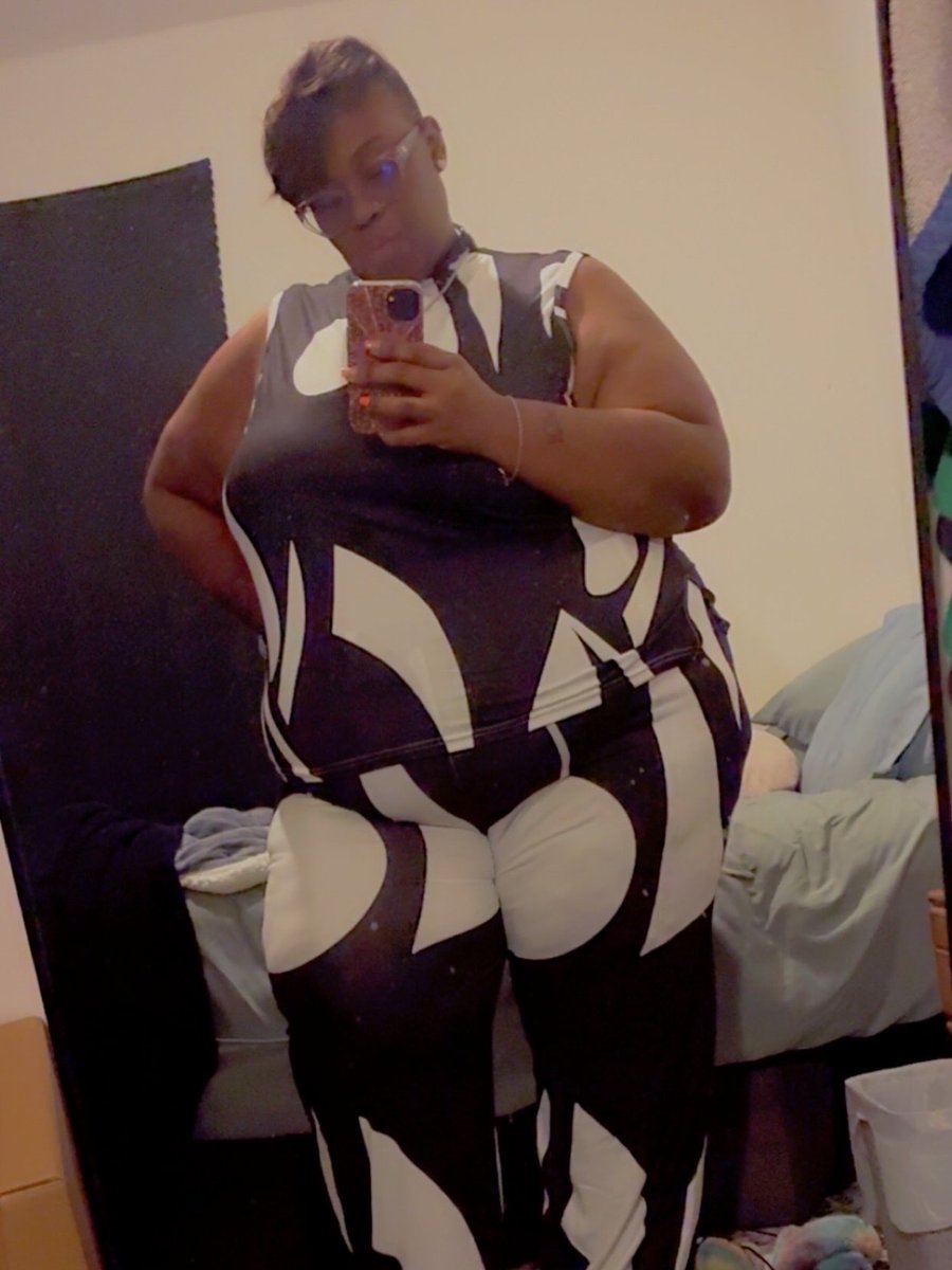 yvonnethepisces's tweet photo. 88 POUNDS DOWN. 🥹. 446 lbs ➡️ 358 lbs.
That’s 88 pounds gone.
#WeightLossJourney #88PoundsDown #446to358 #ProgressNotPerfection #ProudOfMyself #MyJourney #ChoosingMe #WinningWednesdays https://t.co/LVQKFB9gB2