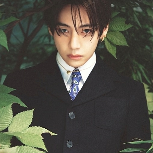 kaseym877's tweet photo. @musicmapv Taehyung For Celine
#TaehyungCelinePFW
#celineEte2027
#VxCELINE https://t.co/7hUibTBsIu