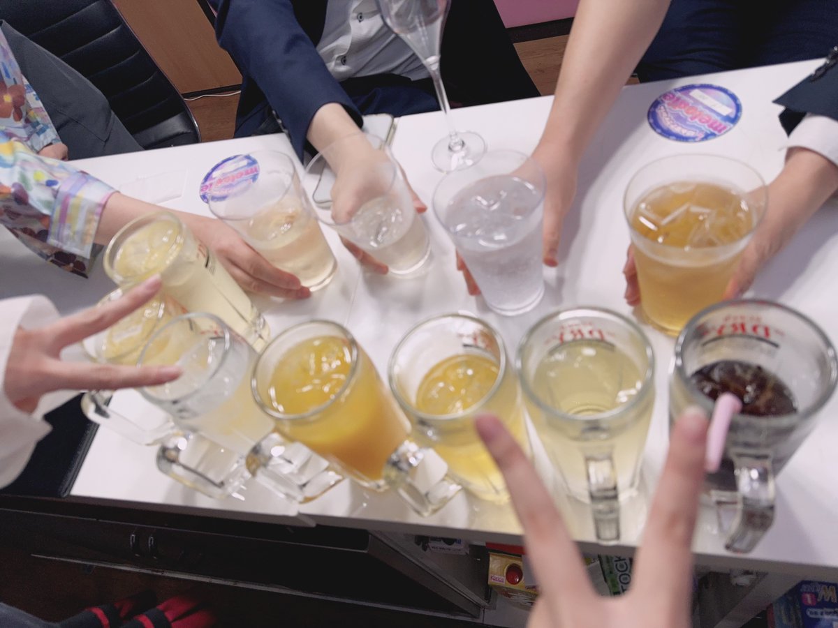 oshu_43's tweet photo. 今日もありがとうございました！！デカ飲み物飲めて歯茎✊ぜーんぶ飲んだ😄ゆめみちゃん舞台お疲れ様会‼️配信見るから3ヶ月後にまた同じ話しようね〜♪次は明後日メイド服でいると思うよ〜！待ってるからね🫶またお会いしましょう❣️ https://t.co/aK0Mg7SMOl