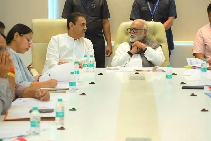 vasaivirarinfra's tweet photo. 🚨 MLA Sneha Dubey Pandit Raises Pending Paddy Procurement &amp; Milling Issues

At a meeting chaired by Food, Civil Supplies &amp; Consumer Protection Minister Chhagan Bhujbal, MLA Sneha Dubey Pandit raised pending issues faced by paddy farmers, tribal service societies, millers. https://t.co/2Ei6dNeIyK