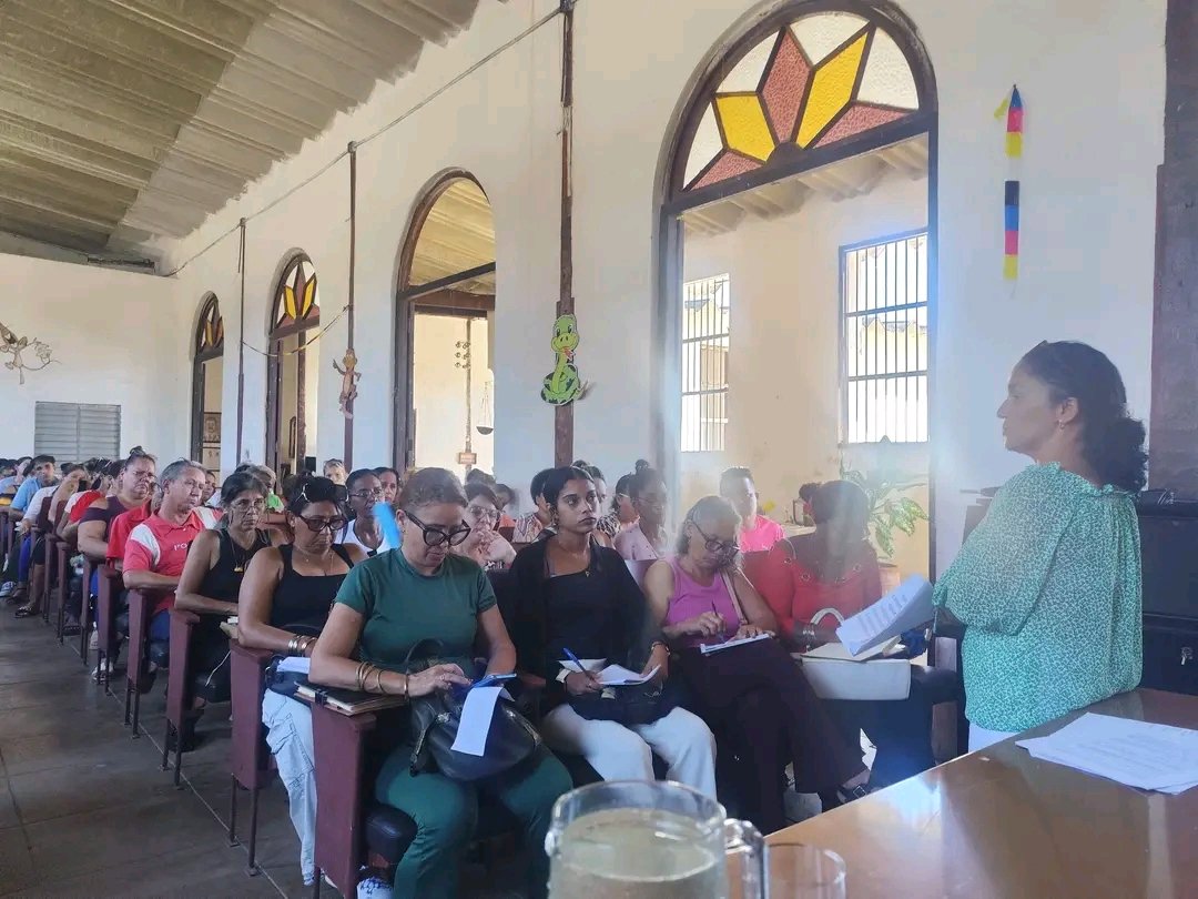 GomezWrete89250's tweet photo. Se desarrolla en el municipio #SanctiSpiritusEnMarcha la reunión con directores de instituciones educativas. https://t.co/2pncQAg6Qd