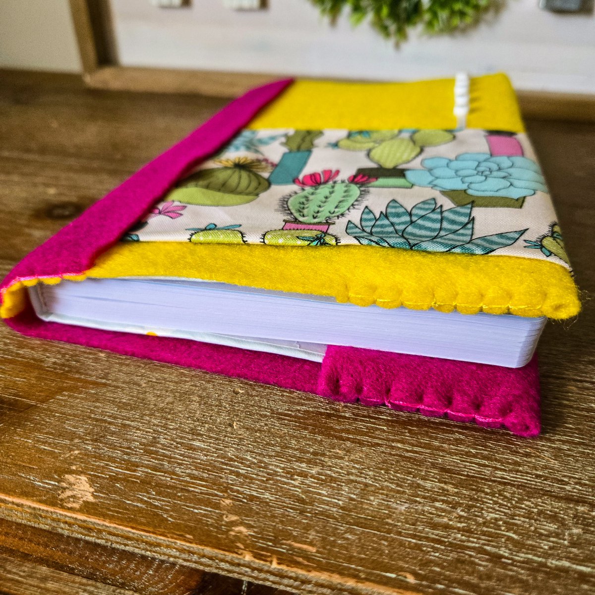 MinimalAbstrac1's tweet photo. Personalized Fabric/Felt Book Covers ๐ต๐ฆฅ๐ฆ๐
https://t.co/kEM1UbTSiv
#etsylove #handmadehour #uniquegifts #giftsforfriend #giftsforkids #womaninbizhour #CraftBizParty #holidayseason #ChristmasGiftIdeas #personalizedgifts #Accessories #BookWorm #bookcover #Wednesdayvibe https://t.co/MvUr0Vodly