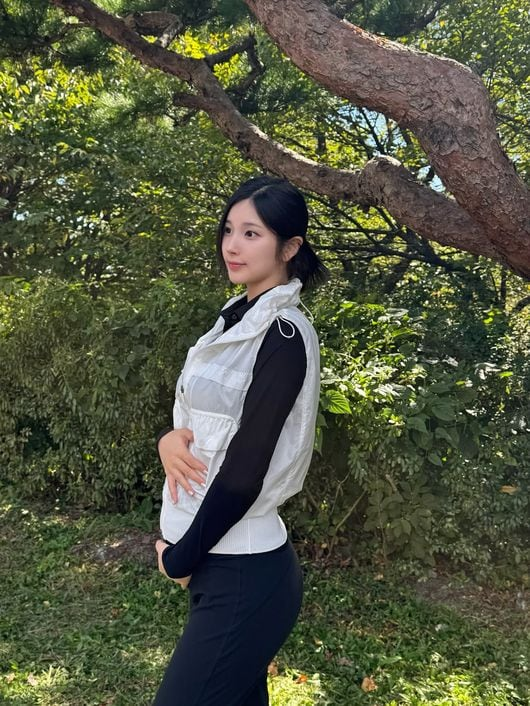 npomvtt's tweet photo. Kim Sohee (ex-ALICE/ELRIS) revelou que está grávida de cinco meses de seu segundo filho.

Desejamos felicidades! https://t.co/M5vGJxZQEY