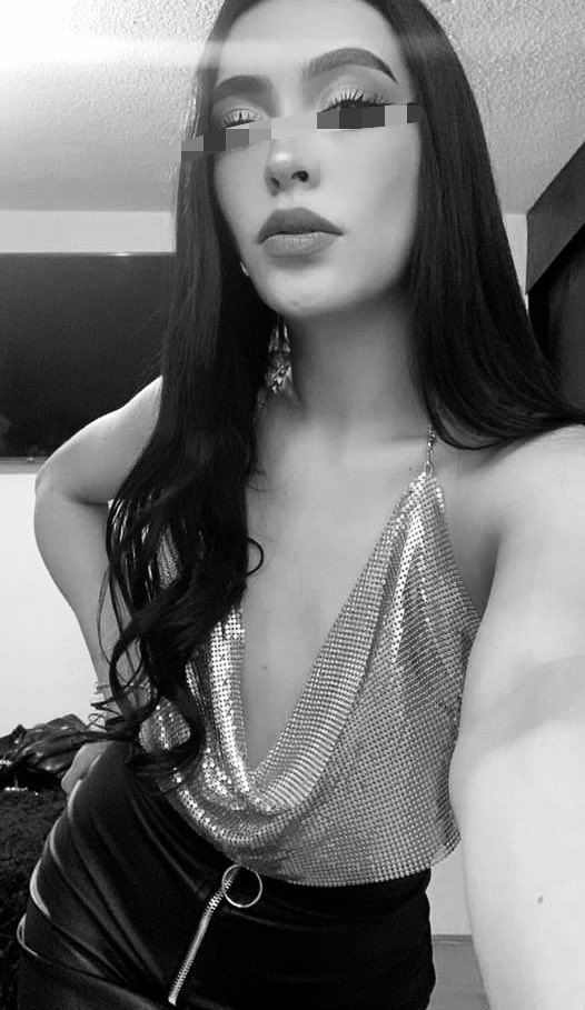 ItsSecre__'s tweet photo. De fiesta así, para que cualquiera pueda meter mano a mis pezones duros 🖤🥴 https://t.co/3stMCCgXku