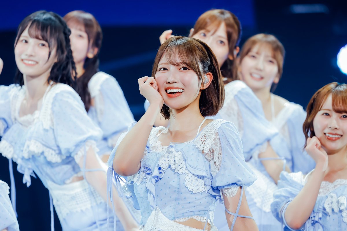 oricon's tweet photo. 18th Single #ひなた坂46LIVE_DAY2【ライブレポート】

日向坂46清水理央「いつか表題曲のセンターに立ちたい」

📸ライブ写真31点＆記事
https://t.co/5NrOMz4Xlt

セットリストに「びっくりしたというか、攻めたことをするなと思った」（平尾帆夏） https://t.co/JOc8rKImZj