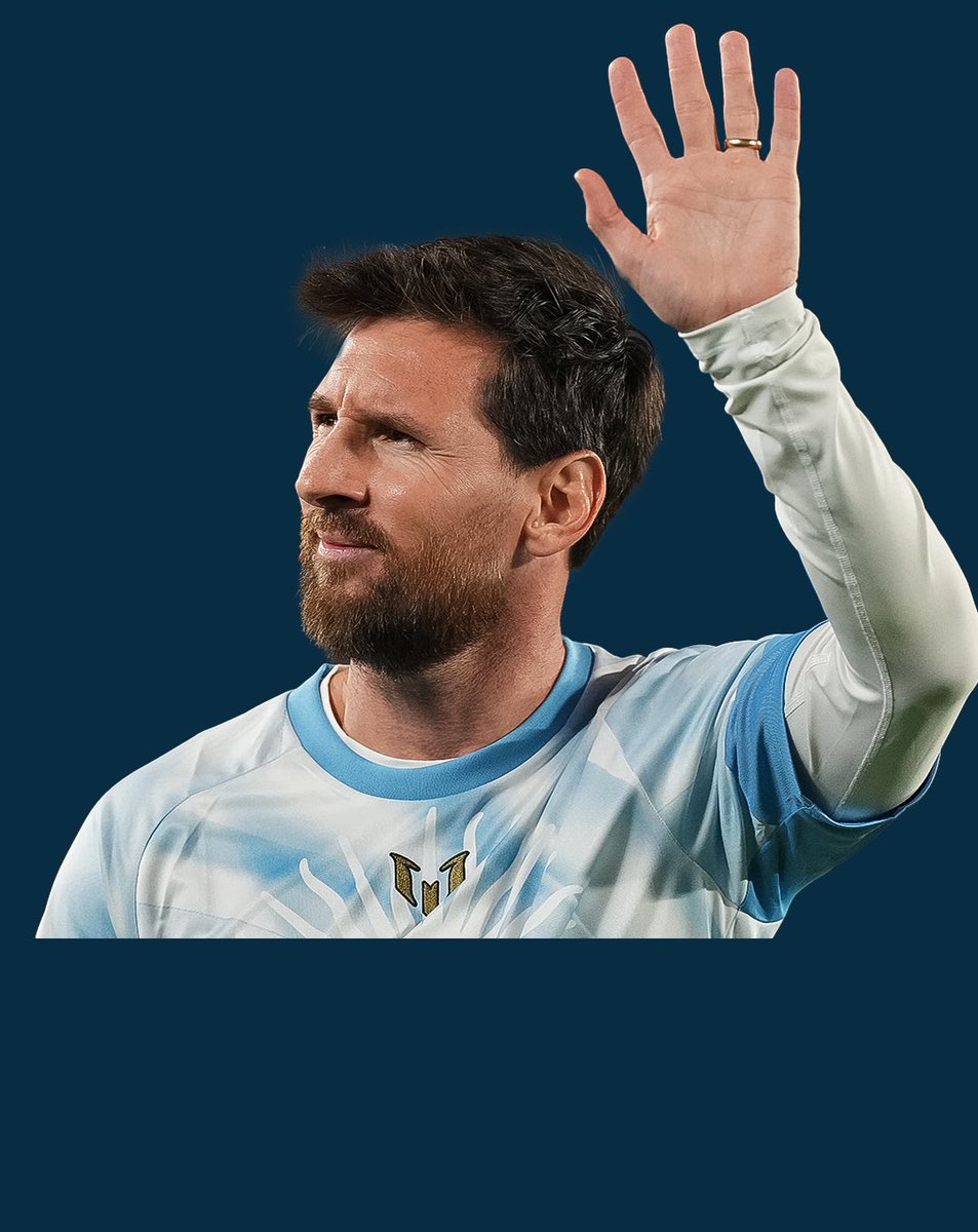 AFC_SKAY's tweet photo. BEFORE—————-AFTER
End of an era 

#messi #smsports #farewell #beforeandafter https://t.co/DfgWvkZUYI
