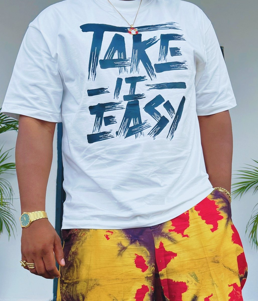 Jumabee's tweet photo. The caption is on my shirt,so slide 😁✌️ #SOM https://t.co/sZz7xU77Ue