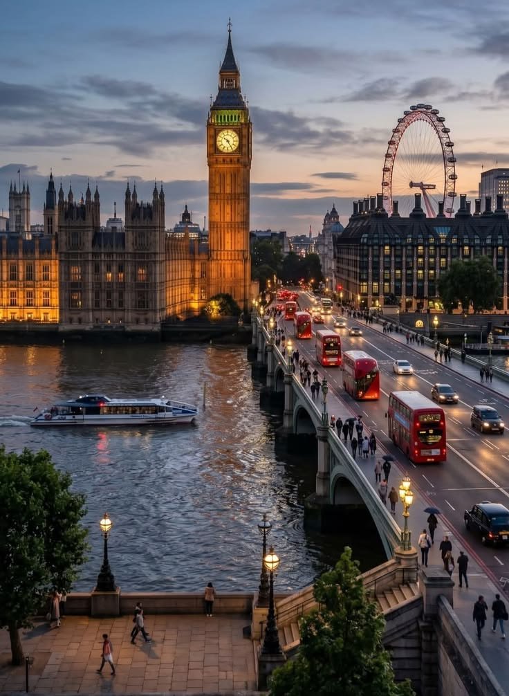 earthviewss1's tweet photo. London, UK 🇬🇧🍂 https://t.co/5YXG6AALUf