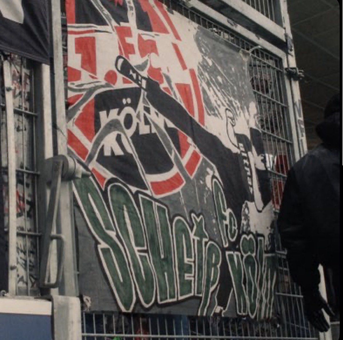 LeonSenger2107's tweet photo. Noch 4 Tage…⚫️⚪️🔥 https://t.co/kFAvZZDIWv